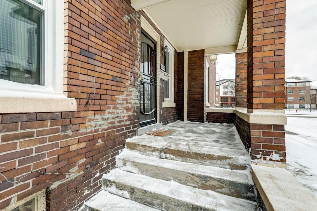Вилла Luxe Mid-Century Styled Historic Townhouse #1 Детройт Экстерьер фото
