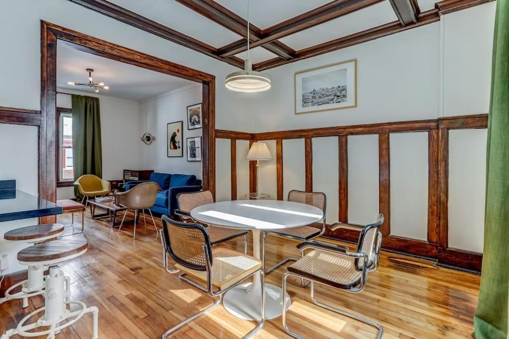Вилла Luxe Mid-Century Styled Historic Townhouse #1 Детройт Экстерьер фото
